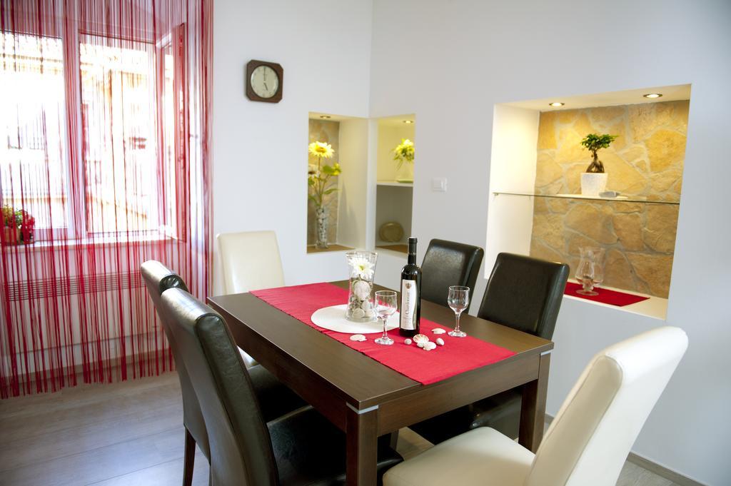 Apartman U Srcu Grada - Ilicev Prolaz سبليت المظهر الخارجي الصورة